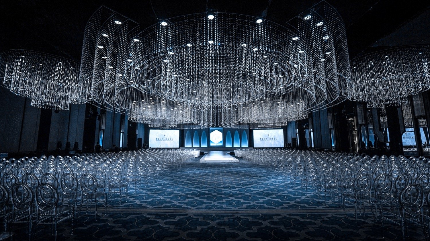 Strategic press conference planning, media setup, and coordination